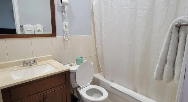 Четырёхместный номер Standard Cobourg Inn