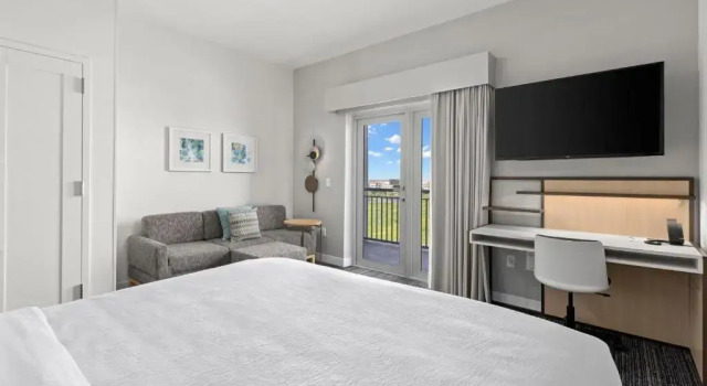Двухместная студия с балконом TownePlace Suites Cape Canaveral Cocoa Beach