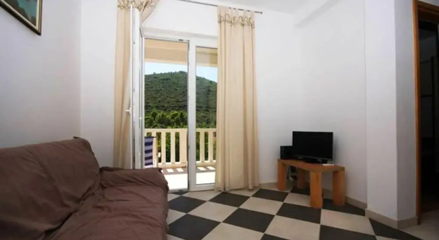 Apartment With one Bedroom in Žrnovo, With Shared Pool, Furnished Balcony and Wifi - Near the Beach, Prenota Appartamento Hotel a Croatian Islands con piscina, Piscina