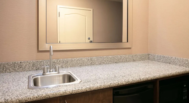 Четырёхместный люкс Hampton Inn and Suites - Lincoln Northeast