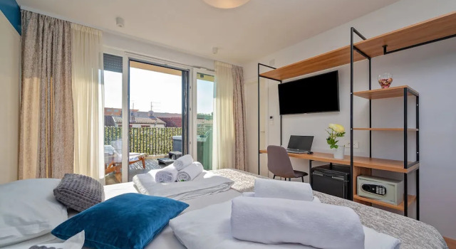 Номер Deluxe с балконом и с видом на город Seven Seas Residence