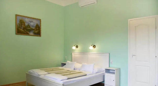 Flórián Vendégház, Prenota Hotel Villány 