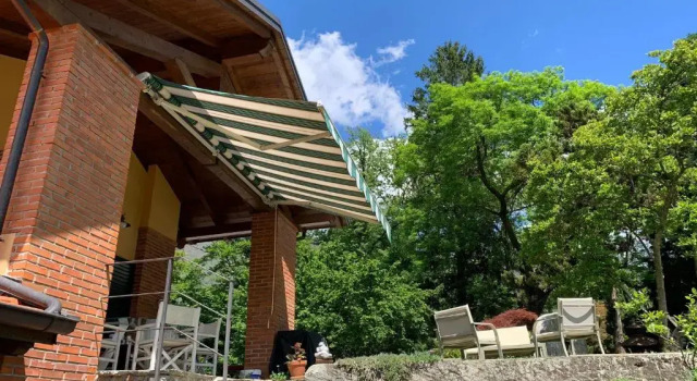 The comfortable house with big pool in the center of Mergozzo, Prenota Hotel Hotel in centro a Mergozzo, hotel in centro a Mergozzo