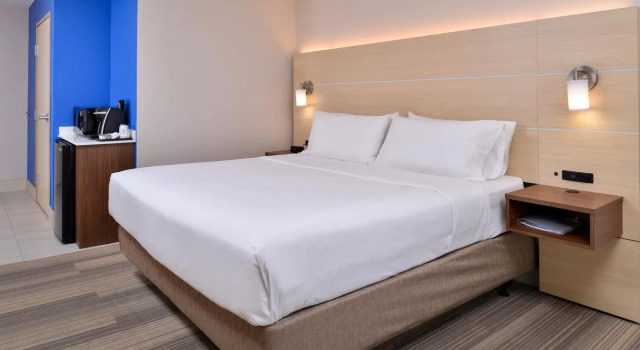 Двухместный номер Standard Holiday Inn Express Hotel & Suites Cincinnati - Mason by IHG