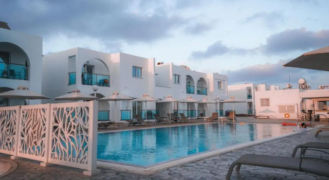Апартаменты Deluxe Kaos Hotel Apartments