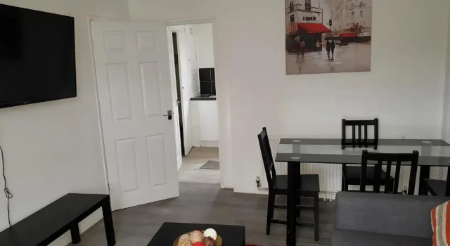 Апартаменты Barnfield Place