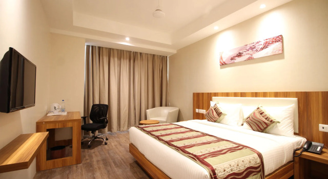 Hotel Le Roi Raipur at Raipur Railway Station, Забронировать Отель Отели штата Махараштры 3 звезды, 3*