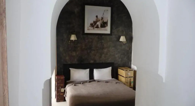Camera Standard Riad Matham