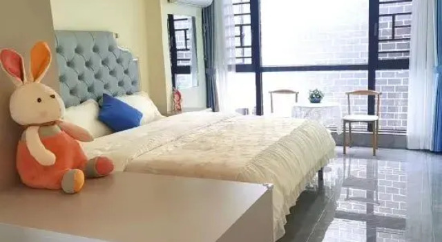 Люкс с 4 комнатами Furong Town Erjie Homestay