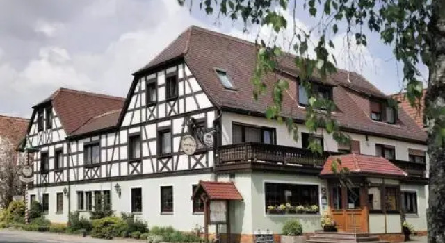 Landgasthof - Hotel zum Stern, Book Hotel Hoteller i Frankenhöhe med pool, Swimmingpool