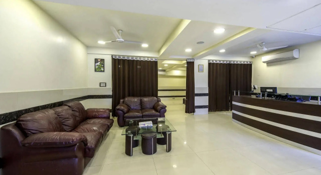 OYO 16703 Hotel The Platinum, Prenota Hotel Salt Lake City West Bengal