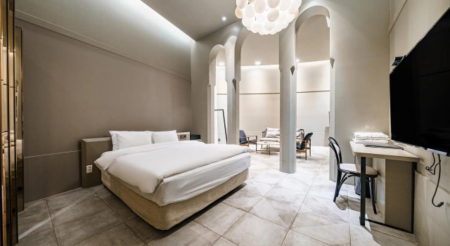 Люкс GM JS Boutique Hotel