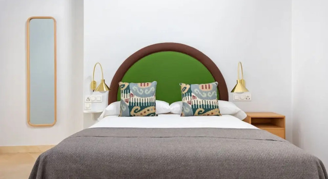 Номер Standard Angeles 6- Giralda Luxury by Valcambre