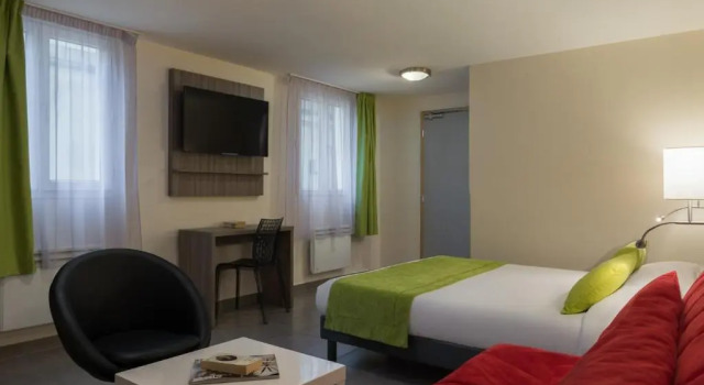Трёхместный номер Standard Reims Hotel