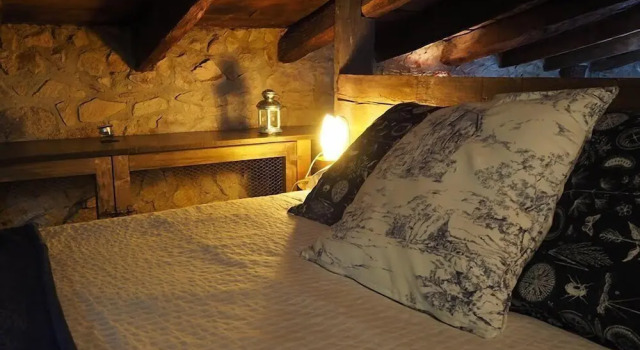 Четырёхместный номер Standard с балконом Hotel Cal Sastre