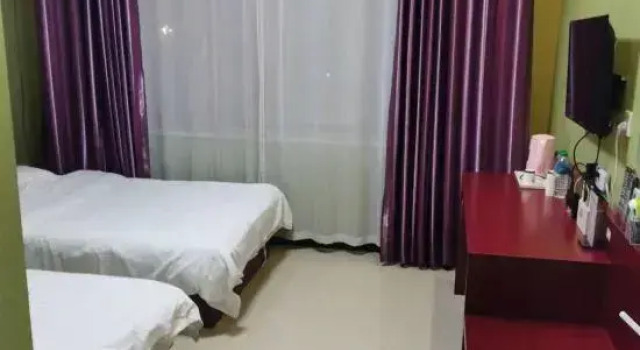Camera tripla Standard jujia lianhe jiudian