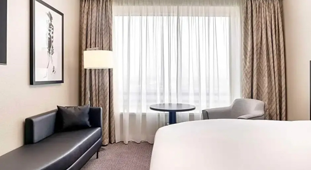 Двухместный номер Accessible Classic Sofitel London Gatwick
