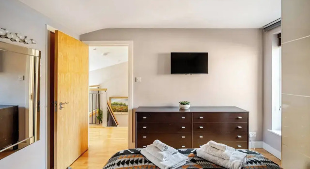 Luxury Apartment Belfast City Centre, Забронировать Апартаменты/квартира Отели Белфаста с парковкой, рядом с Stephen Shaw Art Gallery, Парковка