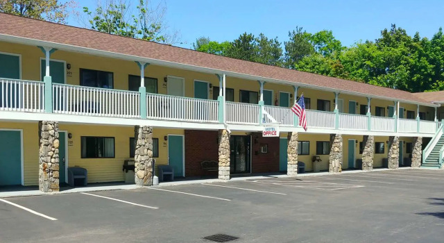 Hampton Motor Inn