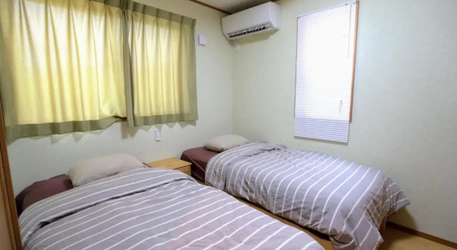 Guesthouse Saint - Vacation STAY 60395v, Prenota Hotel Hotel a Okinawa con parcheggio, Parcheggio