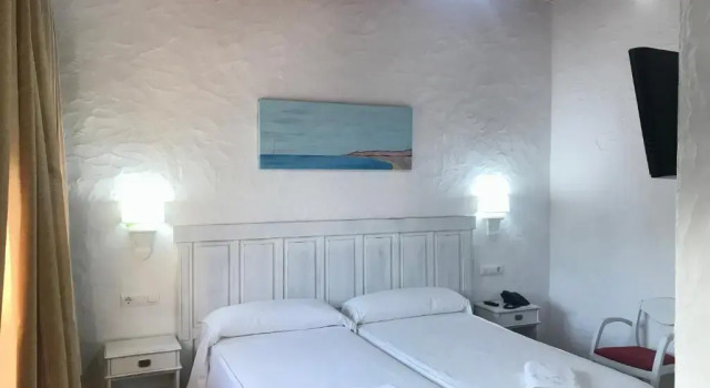 Двухместный номер Economy Hotel Dulce Nombre - Tarifa - Parking Gratis