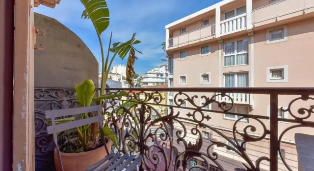 SERRENDY Fall in love Large 1-bedroom apartment 7min to Palais