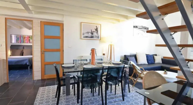 Duplex Voltaire Modern Apartment - 3 bedrooms - citycenter and beach - WIFI