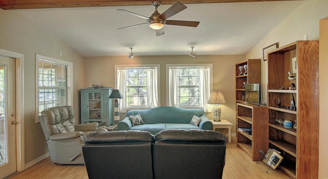 Fantasy Oaks Lodge 4 Bedroom Home by RedAwning