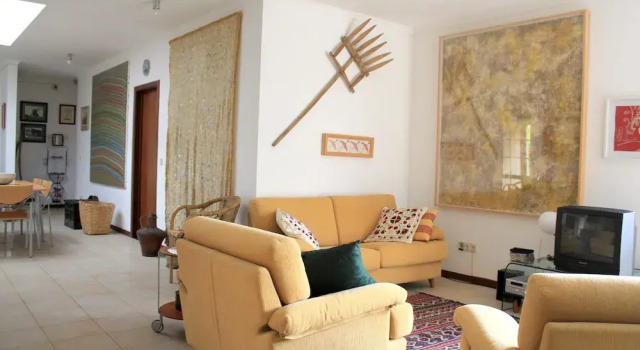 House With 3 Bedrooms in Porto Santo, With Wonderful Mountain View, En, Забронировать Отель Отели Порту-Санту 3 звезды, рядом с Пляж о. Порто Санто, 3*