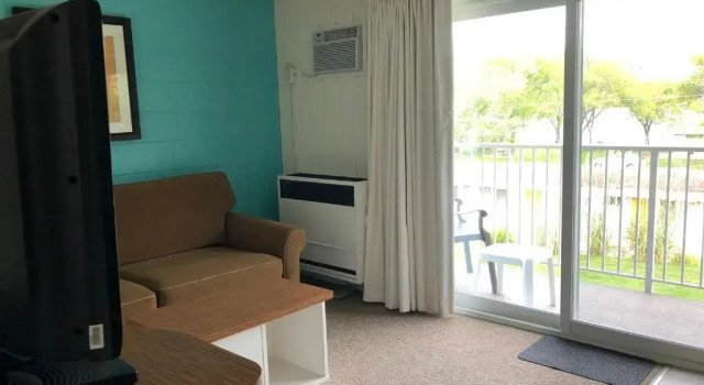 Holiday Beach Resort Motel, Đặt Nhà nghỉ ven đường Okanagan Falls 