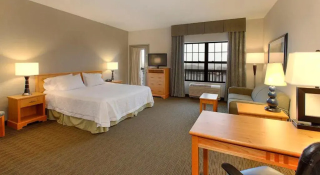 Номер Standard с видом на залив Hampton Inn & Suites Petoskey