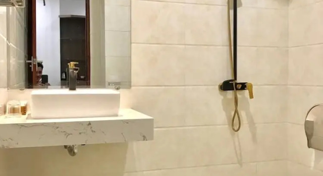 Семейный номер Standard с балконом и с видом на город Windy Hotel Quang Binh