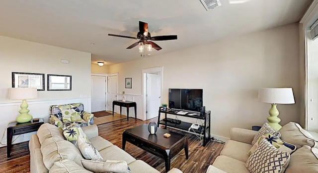New Listing! Bay-view Gem W/ Pool, Hot Tub & Beach 2 Bedroom Condo