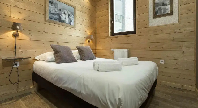 APARTMENT BEAUSITE - Alpes Travel - Central Chamonix - Sleeps 4, Забронировать Апартаменты/квартира Отели Chamonix City Centre с бассейном, рядом с Горнолыжный подъемник Эгиль ду Миди, Бассейн