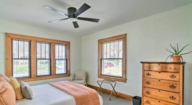 Коттедж Family-friendly Des Moines Retreat w/ Patio!