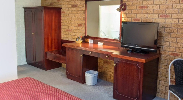 Narrandera Club Motor Inn, Buchen Sie Gasthaus Narrandera Riverina