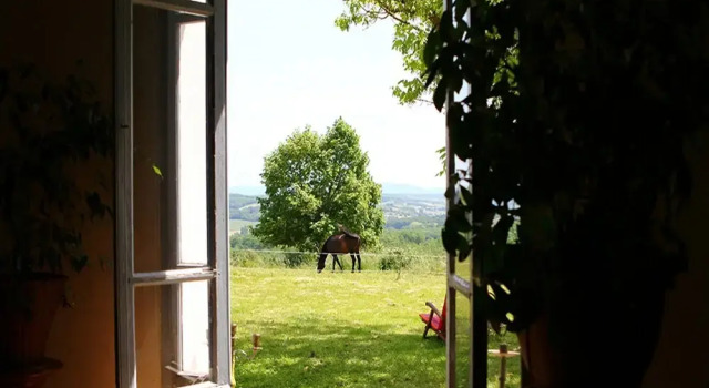 Au "Bon endroit", Book Hotel Castelnau-de-Montmiral Tarn