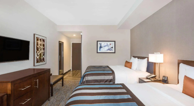 Четырёхместный номер Standard Wingate by Wyndham Miami Airport