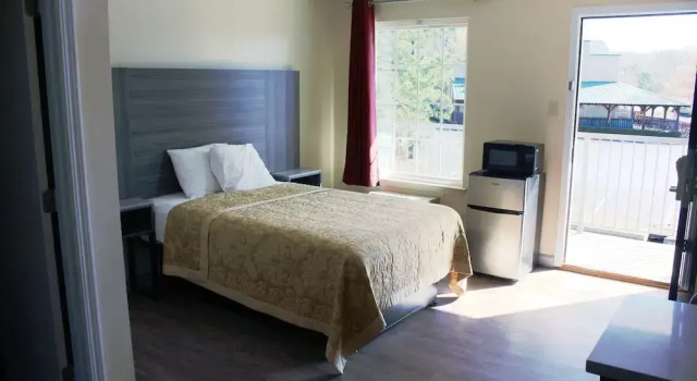Standard Zimmer Homestead Inn