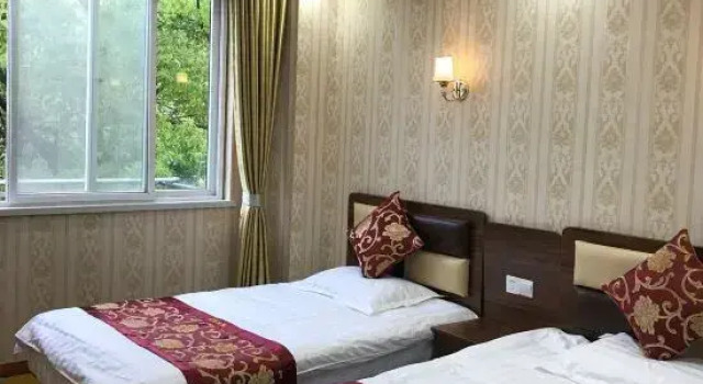 Dalian Hotel (Nanjing Xinting Road Subway Station Store)
