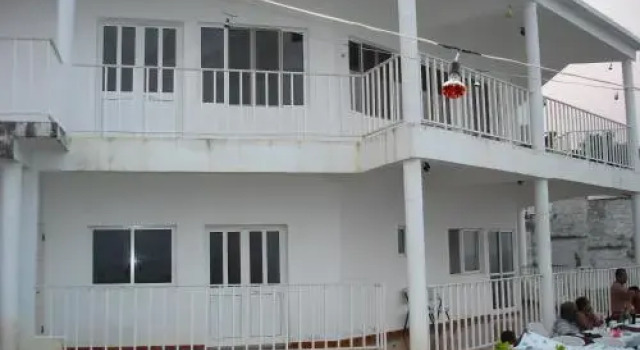 Residencia de Ito Gomes, Забронировать Отель Отели Острова Сан-Томе с бассейном, Бассейн