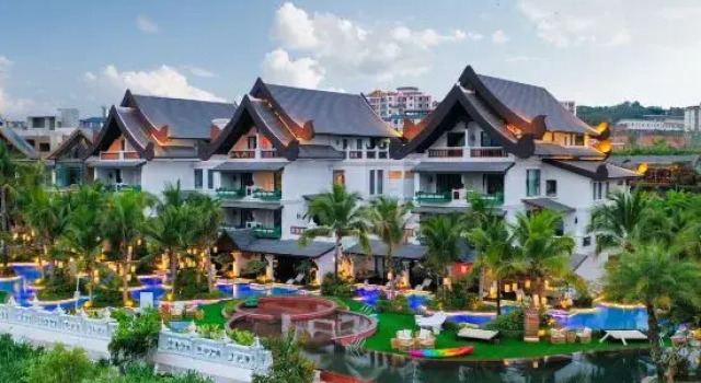 Manyin · Daoxiang · Laos · Coconut Grove Resort Villa, Prenota Resort Hotel a Yunnan con piscina, Piscina