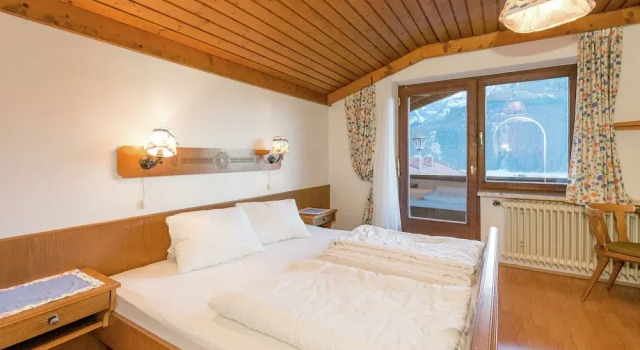 Spacious Apartment in Hollersbach im Pinzgau near Ski Area