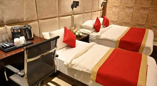 Hotel Aakriti Clarks Inn Express, Réserver Hôtel Bareli Uttar Pradesh