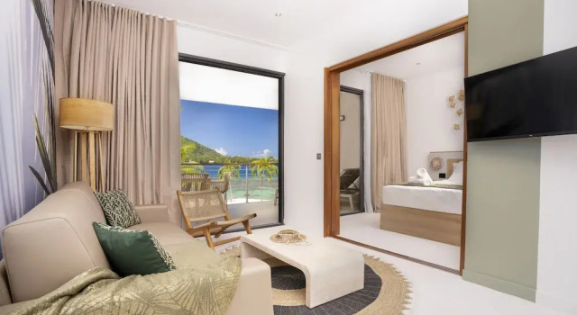 Cooks Bay Hotel & Suites, Book Hotel Paopao Moorea