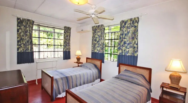 Clearwater Blue Sky Luxury, Book Hotel 4-stjernede hoteller i Speightstown, 4*