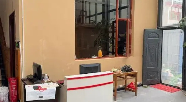 Rulian Chinese Inn Homestay (Dukezong Ancient City)