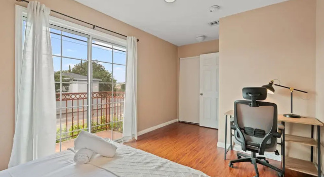Near USC Dtla Spacious Private Bedroom 8, Забронировать Дом для отпуска Коттеджи Лос-Анджелеса, Коттедж