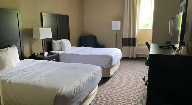 Четырёхместный номер Standard SureStay Plus by Best Western Jonestown Lebanon Valley