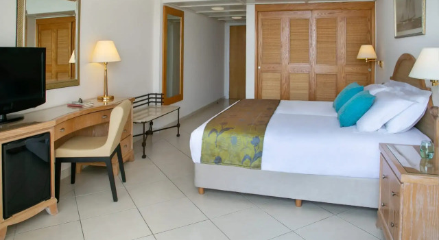 Двухместный номер Superior с видом на море Atlantica Miramare Beach
